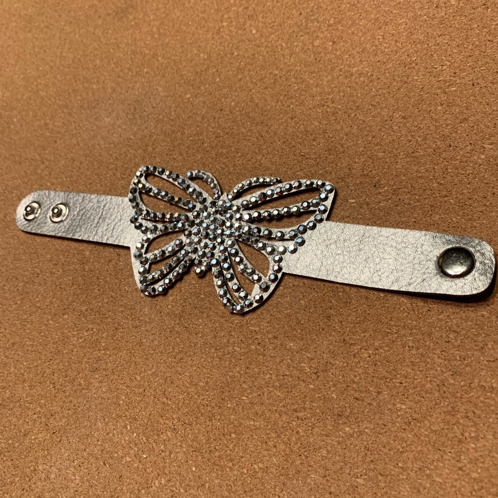 Sparkly butterfly statement snap leather bracelet